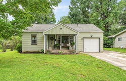 1327 S Lone Pine Avenue, Springfield, MO 65804