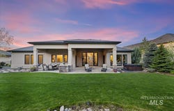 421 E Fishing Creek Ln, Eagle, ID 83616