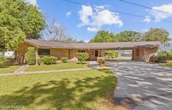 210 N Church Avenue, Kaplan, LA 70548