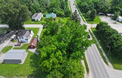 102 E. Plum St., Grayville, IL 62844