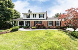 35615 Briar Ridge Lane, Farmington, MI 48335
