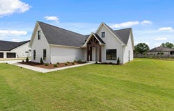 36 Cottonway Dr, Muscle Shoals, AL 35661