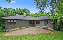 213 Hillsborough Street, Chapel Hill, NC 27514