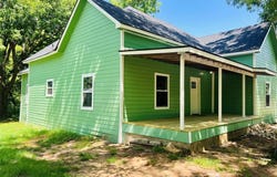 562 SW 1ST, Paris, TX 75460