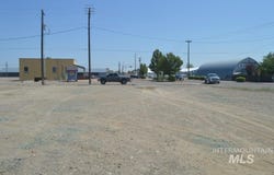 490 S Oregon, Ontario, OR 97914