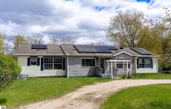 464 N Rolland Road, Weidman, MI 48893