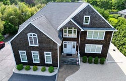 69 Old Depot Road, Quogue, NY 11959