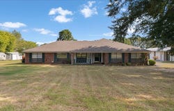 508 Fir Rd, Gladewater, TX 75647