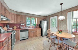 99 Cricket Drive, Sturbridge, MA 01566