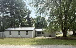 3826 Pearl Street, Williamsburg, MI 49690