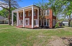 800 W Tyler St, Gilmer, TX 75644