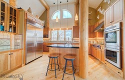 1061 Lookabout Lane, Manhattan, MT 59741