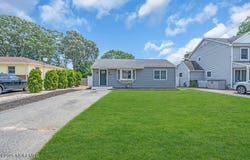 1402 Northstream Parkway, Point Pleasant, NJ 08742