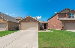 8829 Deadwood Lane, Aubrey, TX 76227