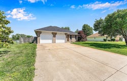 604 S Redbud Avenue, Strafford, MO 65757