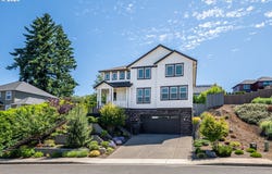 840 CHIKAMIN LOOP, Silverton, OR 97381