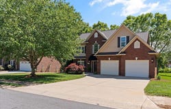 3124 17th Street Lane NE, Hickory, NC 28601