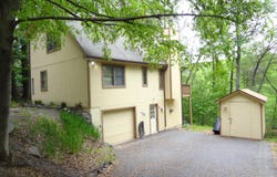 104 Briarwood Drive, Greentown, PA 18426