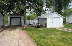 704 S Sanborn, Chamberlain, SD 57325