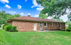 7411 Colt Dr, Louisville, KY 40214