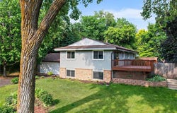 13617 Country Place, Burnsville, MN 55337