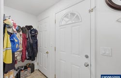 1066 Kees St, Lebanon, OR 97355