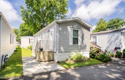 28 Sams Court, Hazlet, NJ 07730
