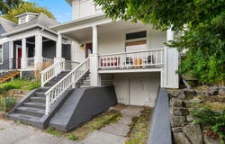2712 SE ASH ST, Portland, OR 97214