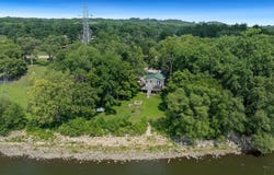 114 N River, OREGON, IL 61061