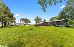 205 S Huntsberry Street, Winfield, IA 52659-9783