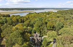 6 Tantummaheag Road, Old Lyme, CT 06371