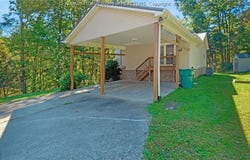 53 Beaver Drive, Hurricane, WV 25526