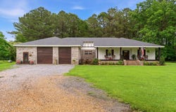 164 Walter Lott Rd, Seminary, MS 39479