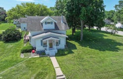 610 7th Ave, Ackley, IA 50601