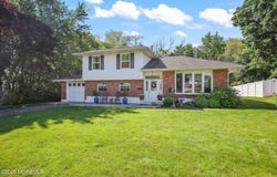 67 Koenig Lane, Freehold, NJ 07728