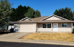 29 Devonwood Court, Eagle Point, OR 97524