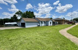 337 W West 1st St Street, Mountain Grove, MO 65711