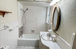 1092 South Holland Street, Bellville, TX 77418