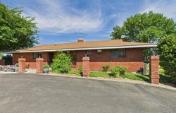 8111 W 10th Ave, Kennewick, WA 99336