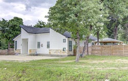 165 La Selva Dr, Elgin, TX 78621