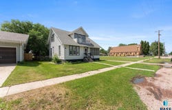 1020 First St, Scotland, SD 57059