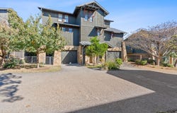2208 Seabiscuit CV, Spicewood, TX 78669