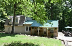 835 N Woodland Circle, Bloomfield, IN 47424