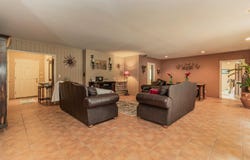 930 Park Circle Drive S, Fresno, CA 93727