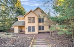 411 Hickory Drive, Tannersville, PA 18372