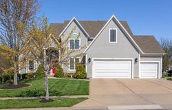 8127 Lone Elm Road, Lenexa, KS 66220