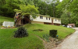 225 RED BUD Terrace, Belle, WV 25015