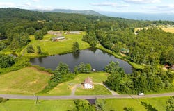 447 Skyland Lakes Dr, Fancy Gap, VA 24328