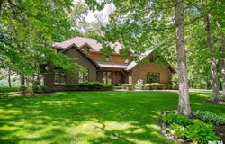 9701 N Cherrybark Court, Peoria, IL 61615