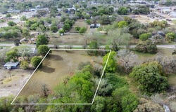E 9th St, Flatonia, TX 78941